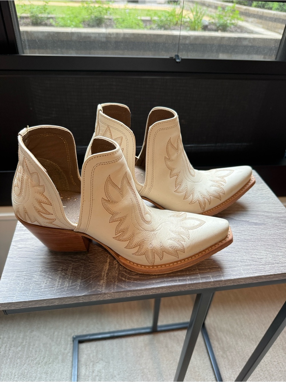 Ariat Cream Western Cutout Ankle Booties
